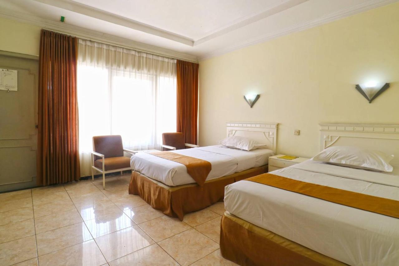Hotel Tanjung Surabaya Eksteriør bilde