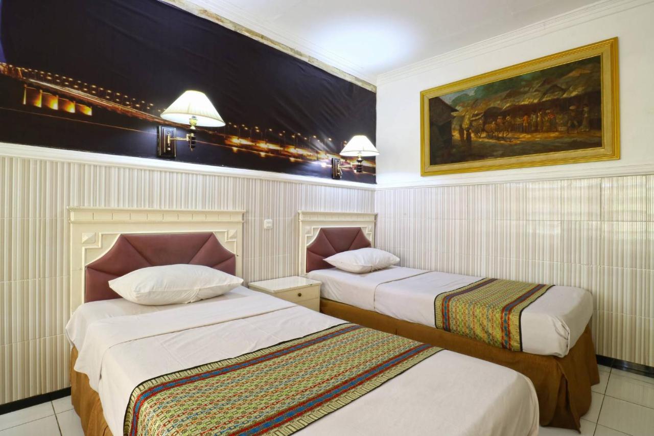 Hotel Tanjung Surabaya Eksteriør bilde