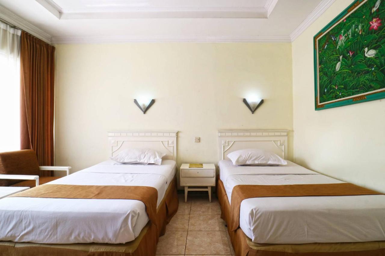Hotel Tanjung Surabaya Eksteriør bilde