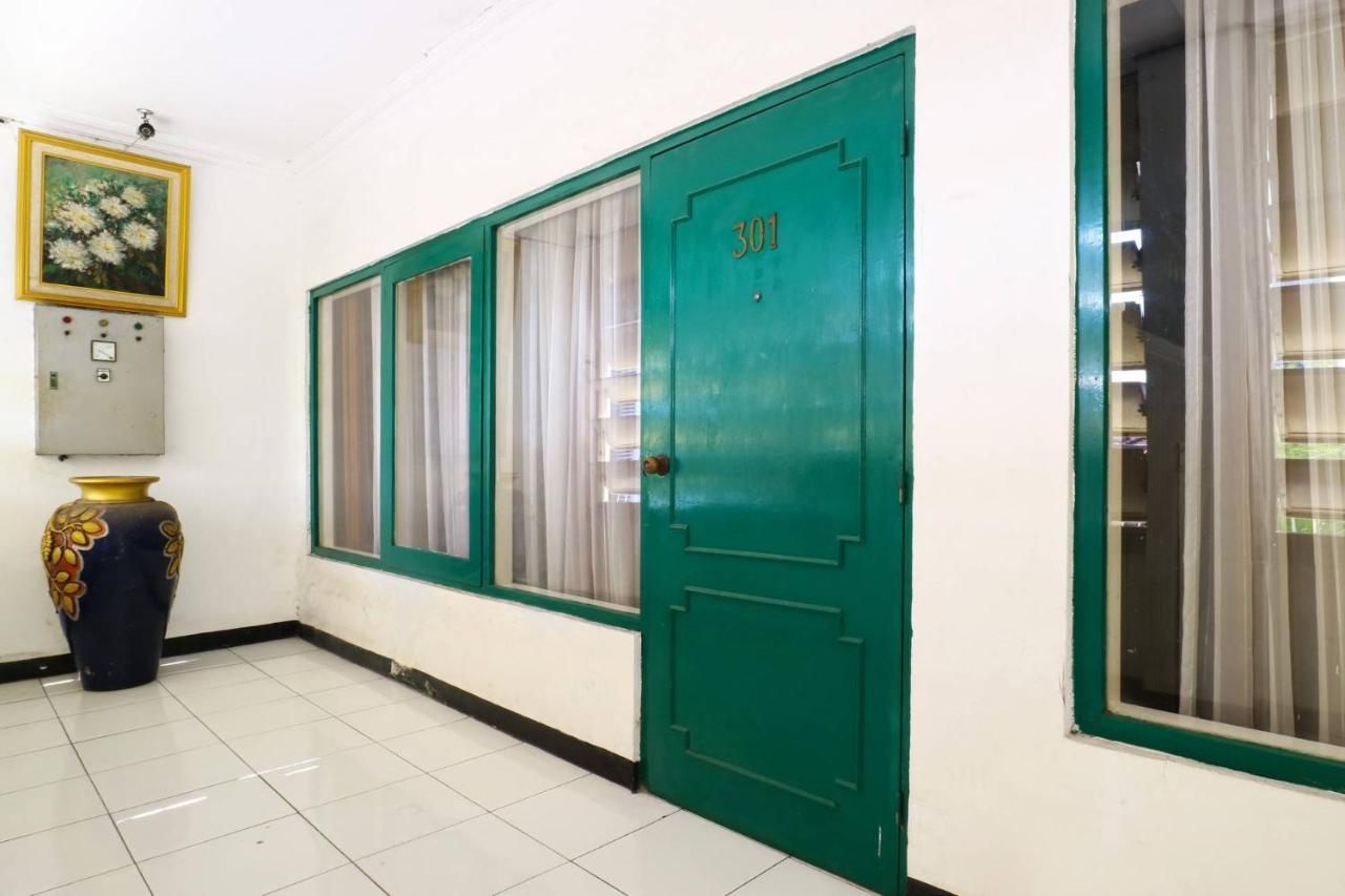 Hotel Tanjung Surabaya Eksteriør bilde